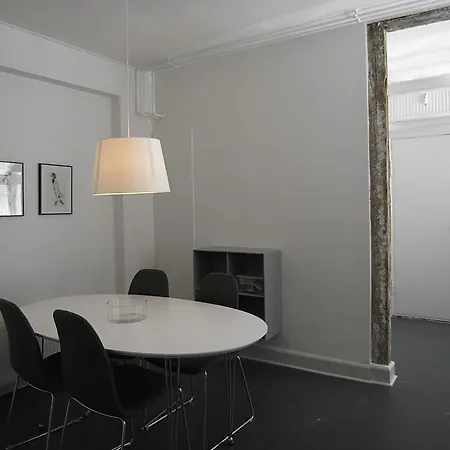 Apartment Cozy 2-bedroom In The Heart Of Copenhagen